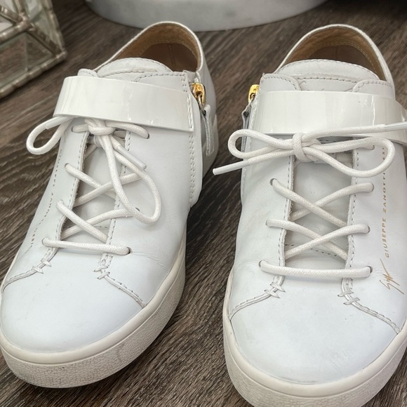 Giuseppe Zanotti Shoes - Giuseppe Zanotti White Low Top Sneaker